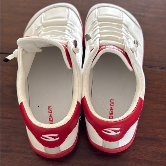 White and Red Minimalist Sneakers - Picture 4 of 6
